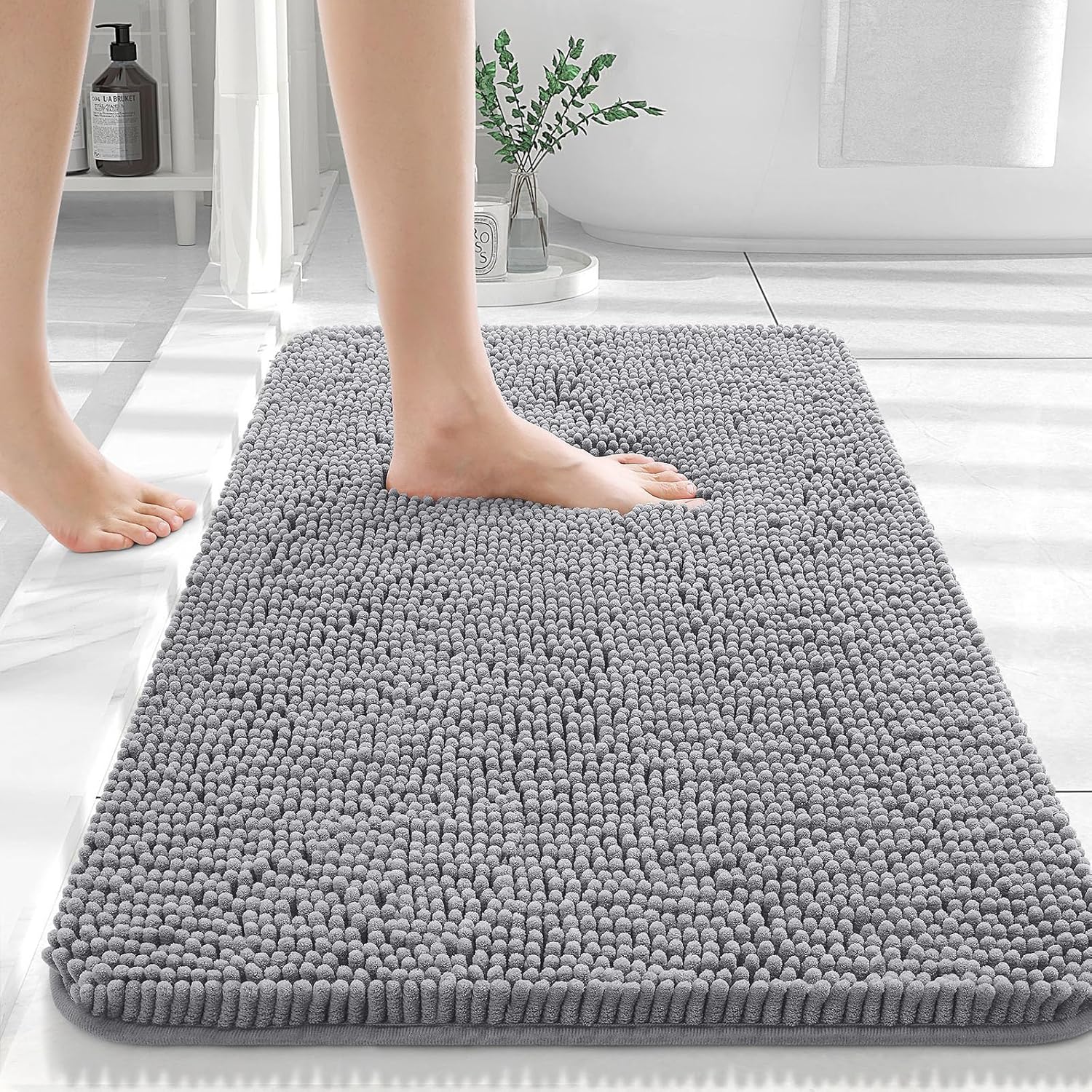 Experience Luxurious Comfort Olanly Soft Chenille Bath Rugs!